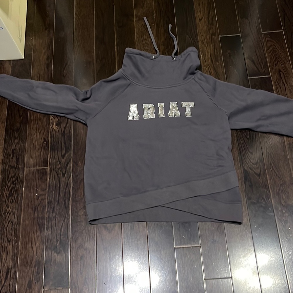 Cute “Ariat” gray sweatshirt. Size Large